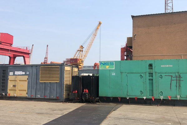 防城发电机出租空气滤清器的清洁频率是多少？